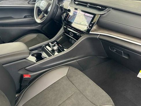 New 2026 Jeep Grand Cherokee L 4WD image 14
