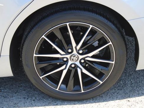 Used 2024 Toyota Camry SE FWD image 10