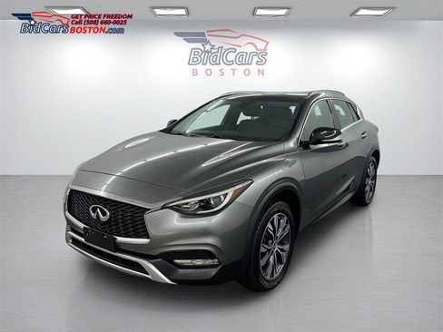 Used 2017 INFINITI QX30 Premium w/ Navigation Package image 1