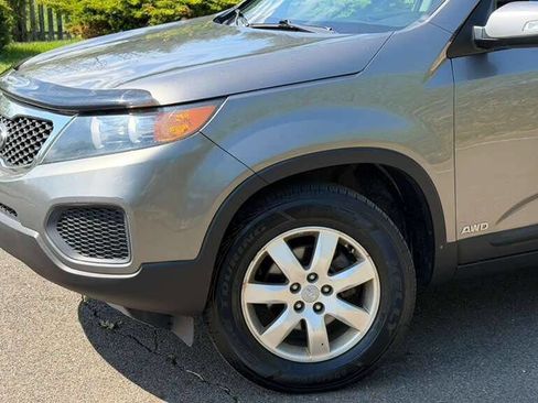 Used 2013 Kia Sorento LX image 3