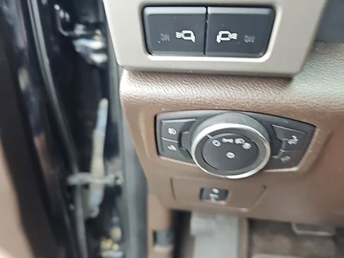 Used 2016 Ford F150 King Ranch w/ Equipment Group 601A Luxury image 22