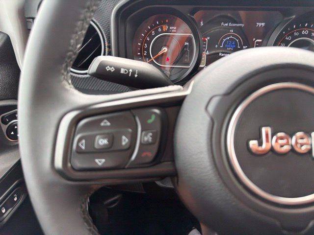 Used 2026 Jeep Gladiator Mojave AWD/4WD image 11