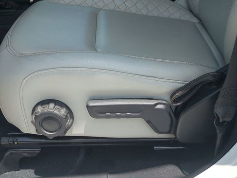 Used 2023 Jeep Wrangler Unlimited Sahara AWD/4WD image 21
