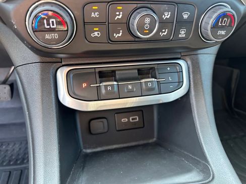 Used 2023 GMC Acadia SLE image 20