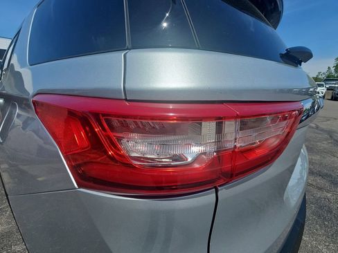 Used 2020 Chevrolet Traverse LS FWD image 39
