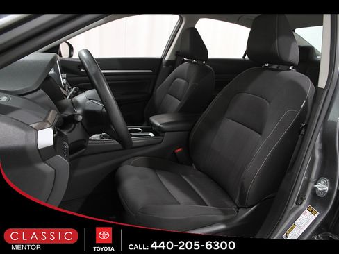 Used 2023 Nissan Altima 2.5 SV FWD image 5