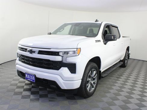 Used 2024 Chevrolet Silverado 1500 RST w/ Z71 Off-Road Package AWD/4WD image 20