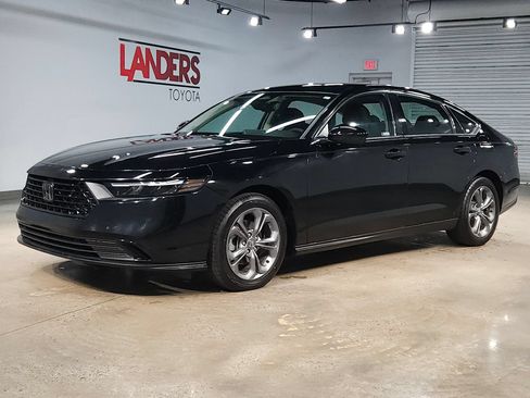 Used 2024 Honda Accord EX image 3