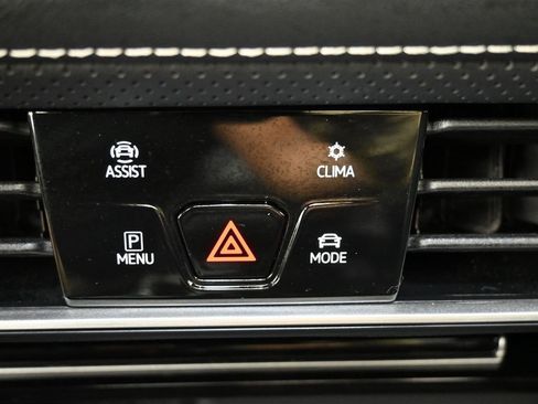 Used 2024 Volkswagen Atlas Cross Sport SEL Premium R-Line image 28