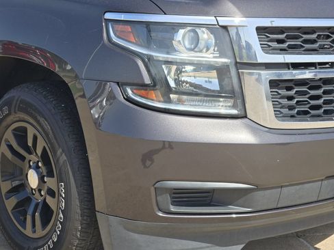 Used 2018 Chevrolet Suburban LT RWD image 29