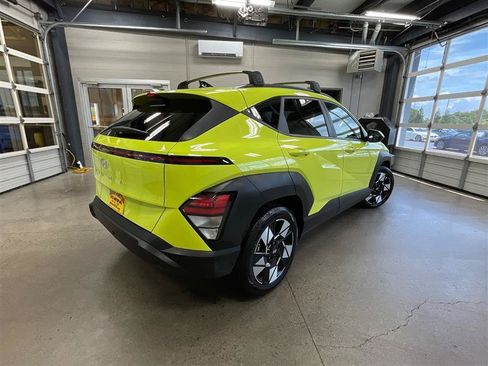 Used 2024 Hyundai Kona SEL w/ Convenience Package FWD image 5