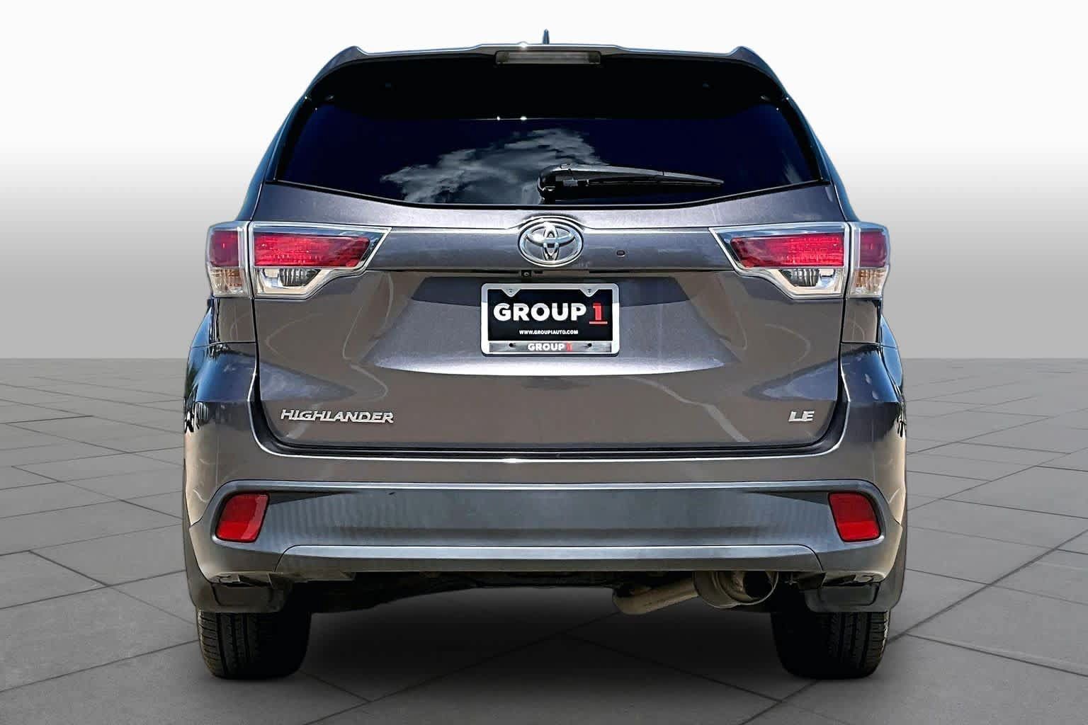 Used 2015 Toyota Highlander Plus FWD image 5