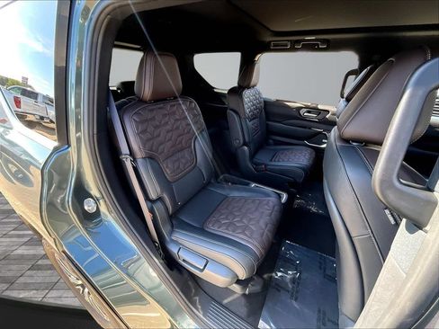New 2026 Nissan Armada Platinum AWD/4WD image 11