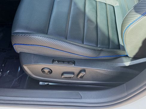 Certified 2023 Volkswagen Golf R AWD/4WD image 18