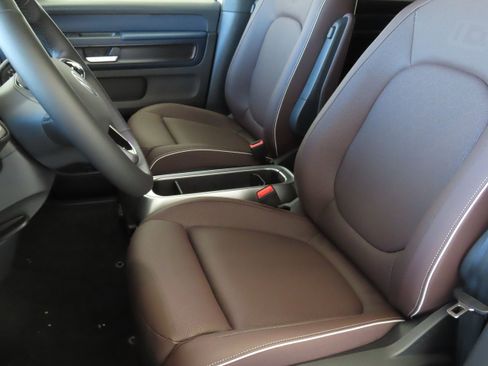 New 2025 Volkswagen ID. Buzz Pro S image 17