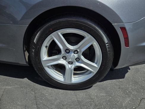 Used 2020 Chevrolet Camaro LT RWD image 29