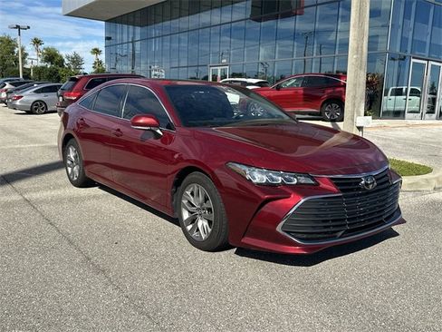 Used 2019 Toyota Avalon XLE image 8