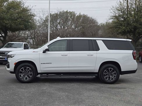 Certified 2024 Chevrolet Suburban Z71 w/ Luxury Package image 5