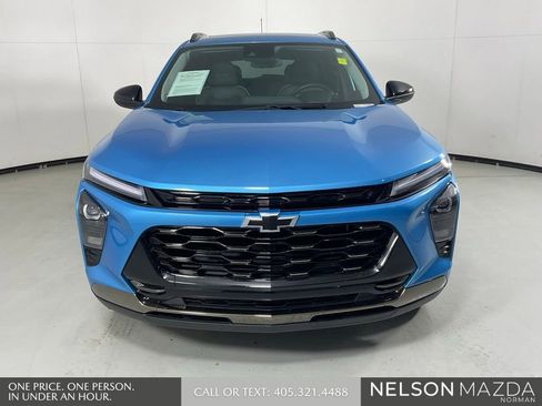 Used 2025 Chevrolet Trax ACTIV w/ Sunroof Package FWD image 2
