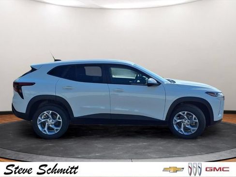 New 2026 Chevrolet Trax LS w/ LS Convenience Package FWD image 21