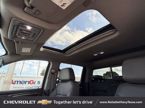 Used 2023 Chevrolet Silverado 1500 LTZ w/ LTZ Convenience Package II AWD/4WD image 33