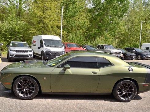 Used 2021 Dodge Challenger R/T Scat Pack w/ Shaker Package RWD image 5