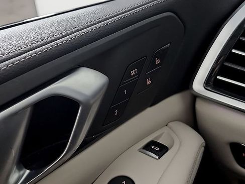 Used 2021 BMW X5 M50i w/ Premium Package image 27