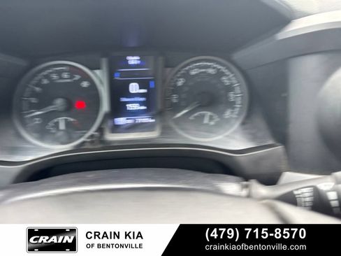 Used 2022 Toyota Tacoma TRD Off-Road w/ TRD Premium Off Road Package AWD/4WD image 34