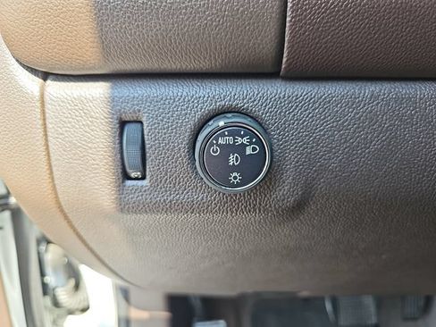 Used 2021 GMC Canyon Denali RWD image 29