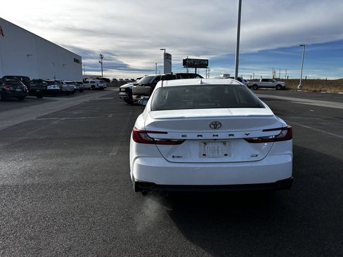 Used 2025 Toyota Camry LE image 4