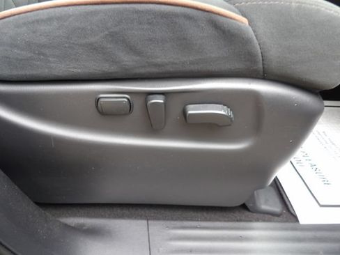 Used 2019 Nissan Armada SV w/ Driver Package AWD/4WD image 18