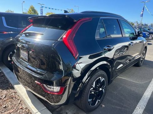 Used 2023 Kia Niro Wave FWD image 7