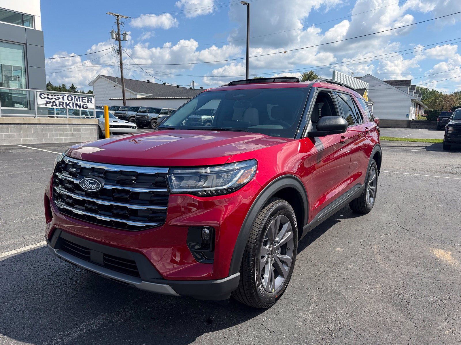 New 2027 Ford Explorer Active w/ Active Comfort Package AWD/4WD image 2