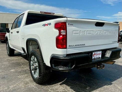 Used 2022 Chevrolet Silverado 2500 Custom w/ Custom Value Package AWD/4WD image 15