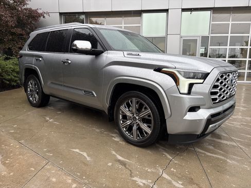 Used 2024 Toyota Sequoia Capstone AWD/4WD image 2