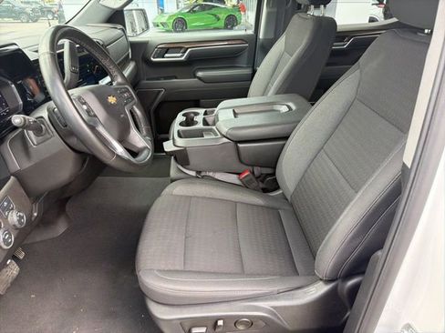 Used 2025 Chevrolet Silverado 1500 LT RWD image 5