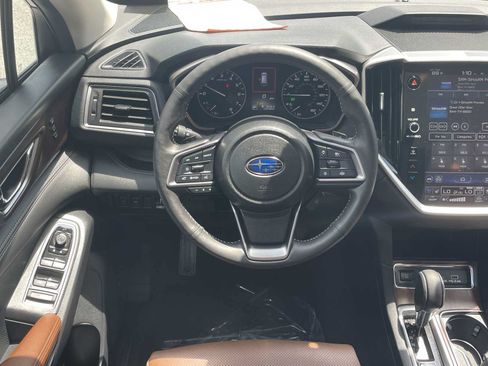 Used 2024 Subaru Ascent Touring AWD/4WD image 8