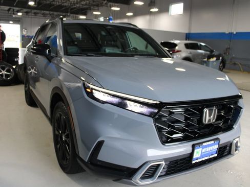 Used 2023 Honda CR-V Sport Touring image 3