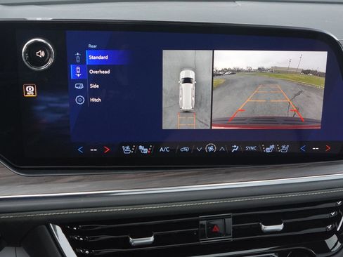 New 2026 Chevrolet Suburban Premier image 22