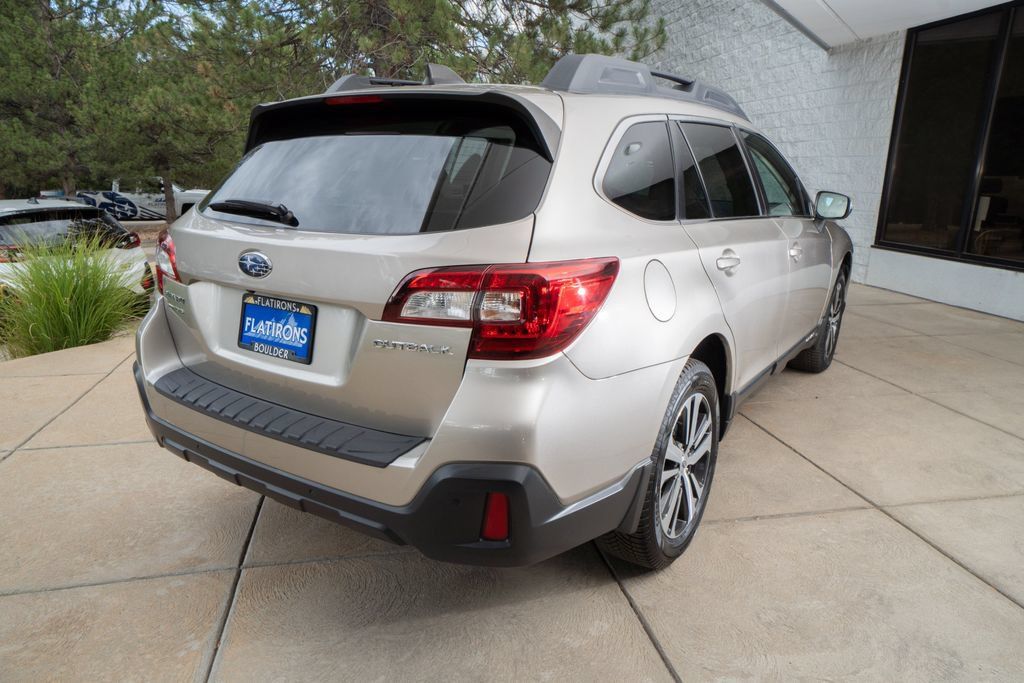 Used 2019 Subaru Outback 2.5i Limited AWD/4WD image 6