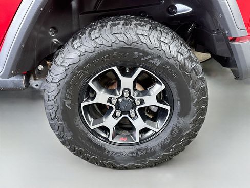 Used 2018 Jeep Wrangler Unlimited Rubicon w/ LED Lighting Group image 28