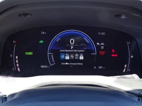 Used 2025 Toyota Camry SE w/ Convenience Package FWD image 25