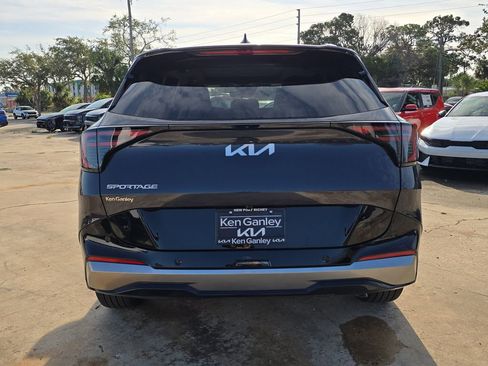 New 2026 Kia Sportage SX image 7