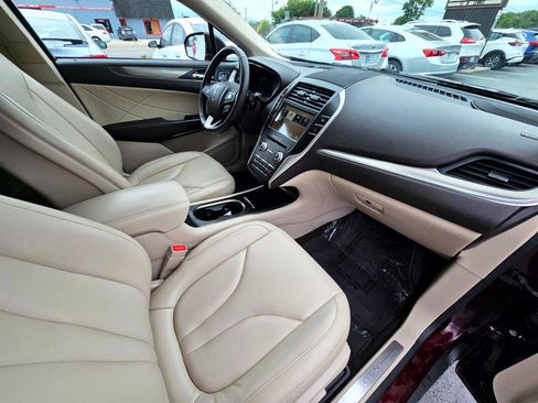 Used 2019 Lincoln MKC Premiere image 18