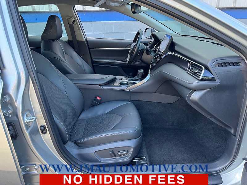 Used 2022 Toyota Camry XSE FWD image 19