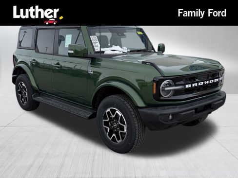 New 2025 Ford Bronco Outer Banks AWD/4WD image 1