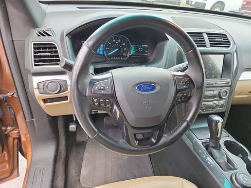 Used 2017 Ford Explorer XLT w/ Equipment Group 202A image 12