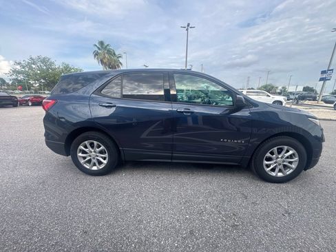 Used 2019 Chevrolet Equinox LS w/ LS Convenience Package FWD image 5