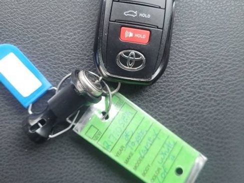 Used 2025 Toyota Camry SE w/ Convenience Package FWD image 22