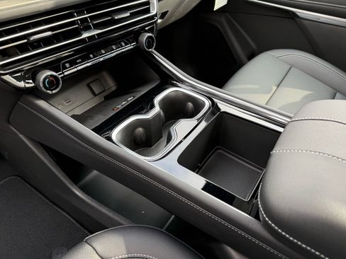 New 2026 Chevrolet Traverse LT image 28